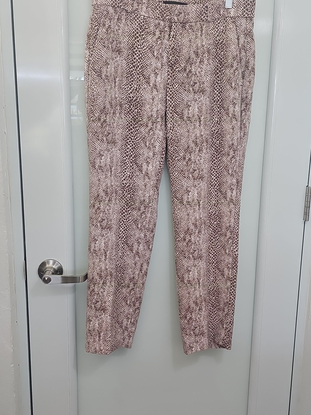Banana Republic Leopard Print Trousers Womens Pants. Size 2 - Picture 14 of 14